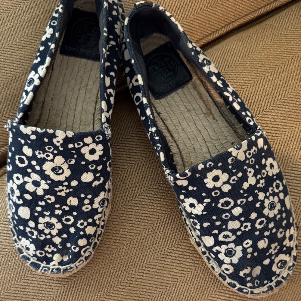 Tory Burch Navy and Cream Floral Canvas Espadrille Flats